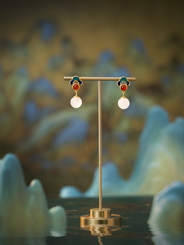 若在江南-和田玉耳环（图ZMzgxMTAzNjc2） - 产品摄影 - 站酷设计师聚象影视传媒原创素材 - 站酷ZCOOL