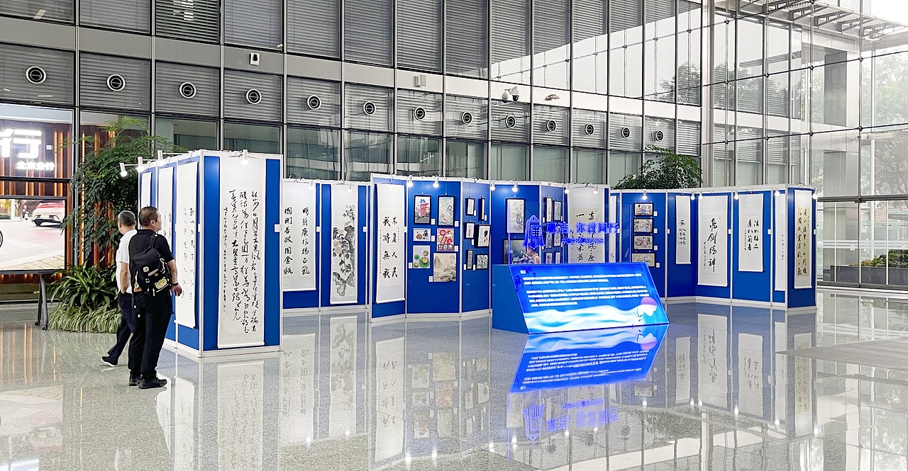 创造多种展览安装可能性｜企业廉洁书画展（图ZMzgxMTk4Mzg0） - 展陈设计 - 站酷设计师蔚蓝风行设计原创素材 - 站酷ZCOOL