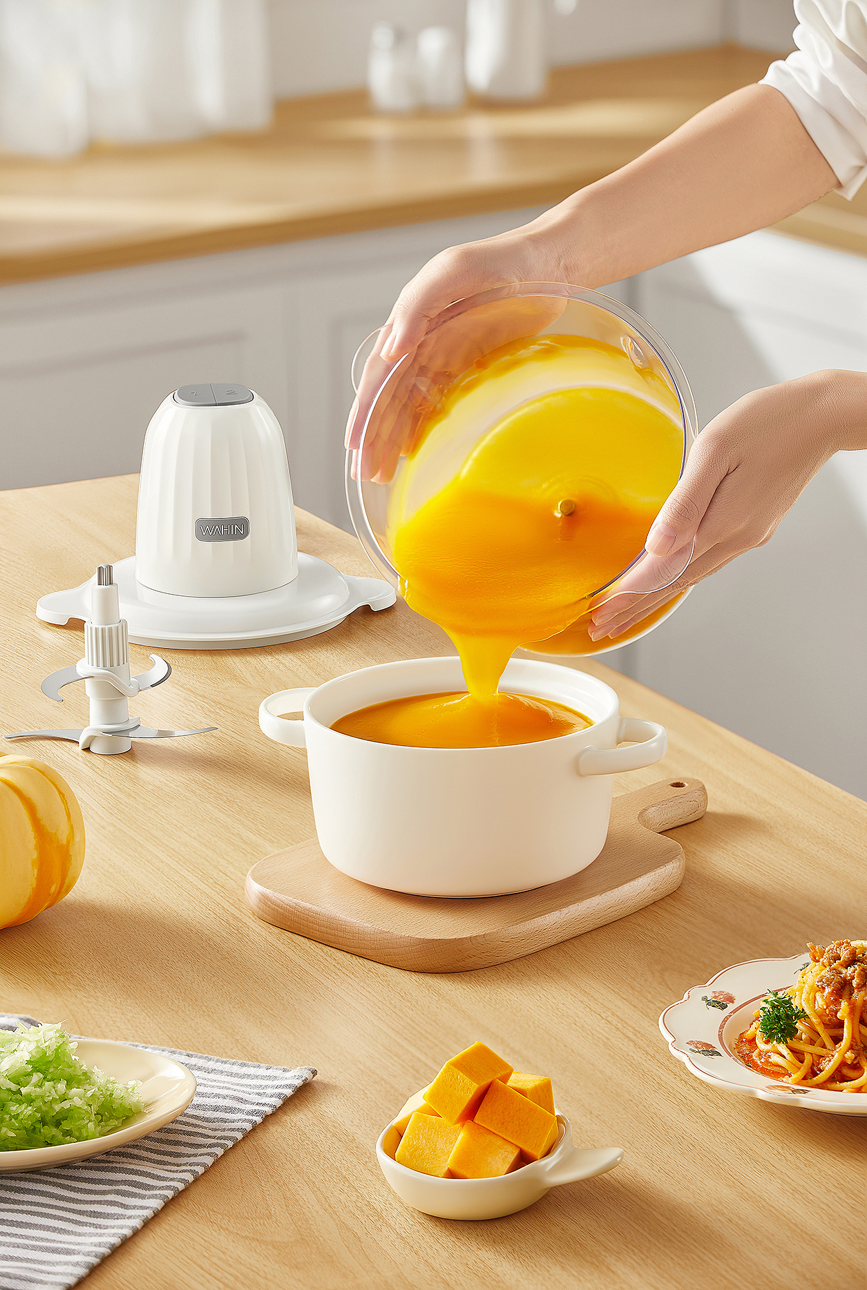 小家电精修｜华凌绞肉机（图ZMzgxMjU0MjI4） - 其他平面 - 站酷设计师一个默默的修图仔原创素材 - 站酷ZCOOL