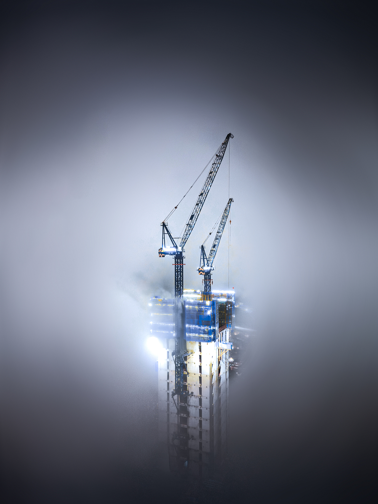 平流雾下的城市