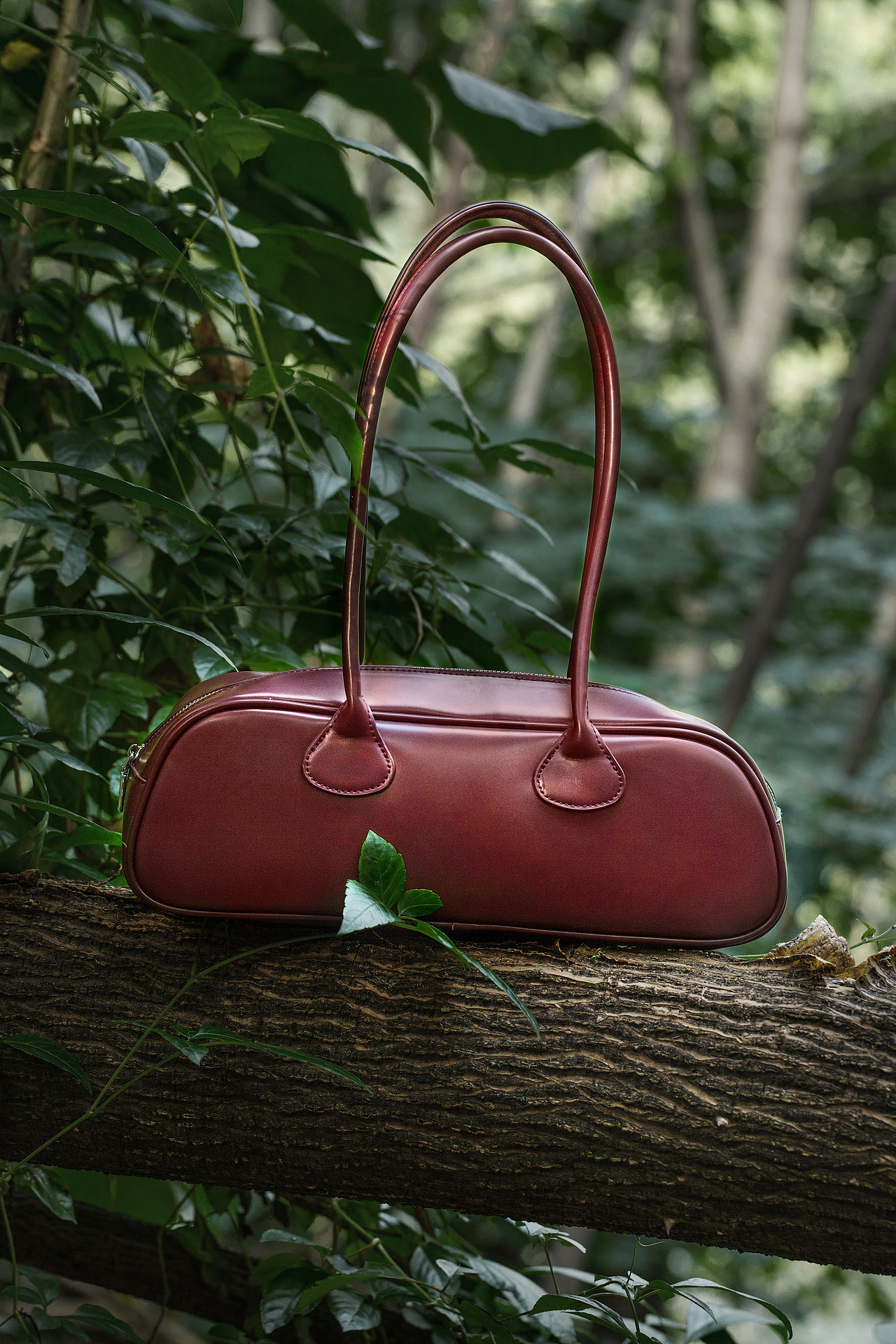 自然与现代的碰撞 | 户外包包拍摄（图ZMzgxMjc5MjA0） - 产品摄影 - 站酷设计师摄影磊磊原创素材 - 站酷ZCOOL