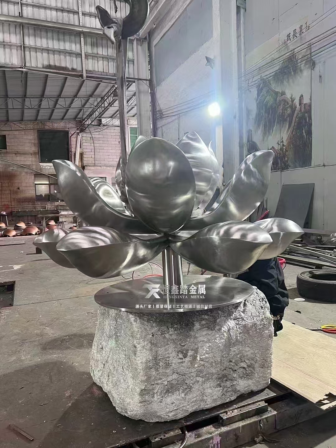 不锈钢花朵雕塑
