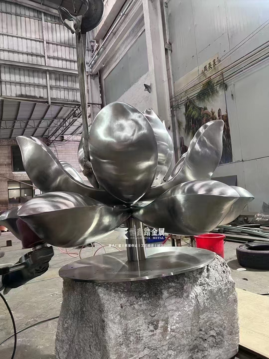 不锈钢花朵雕塑