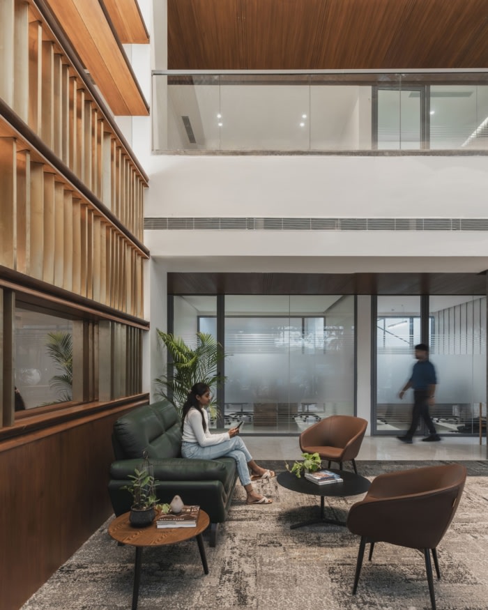 简洁的线条和与空间的无缝融合 反映了精确和克制的设计理念