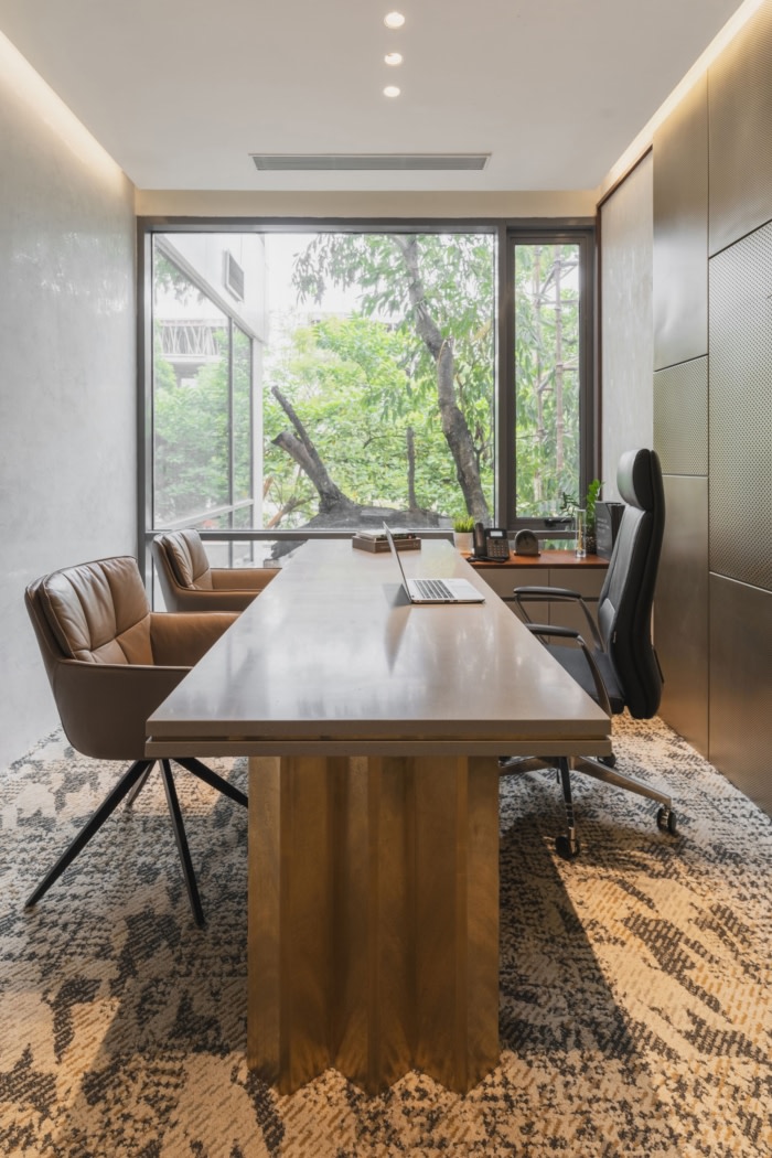 简洁的线条和与空间的无缝融合 反映了精确和克制的设计理念