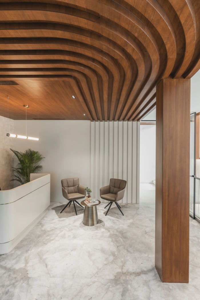 简洁的线条和与空间的无缝融合 反映了精确和克制的设计理念