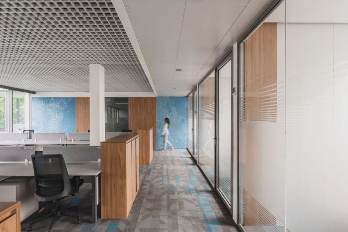 简洁的线条和与空间的无缝融合 反映了精确和克制的设计理念