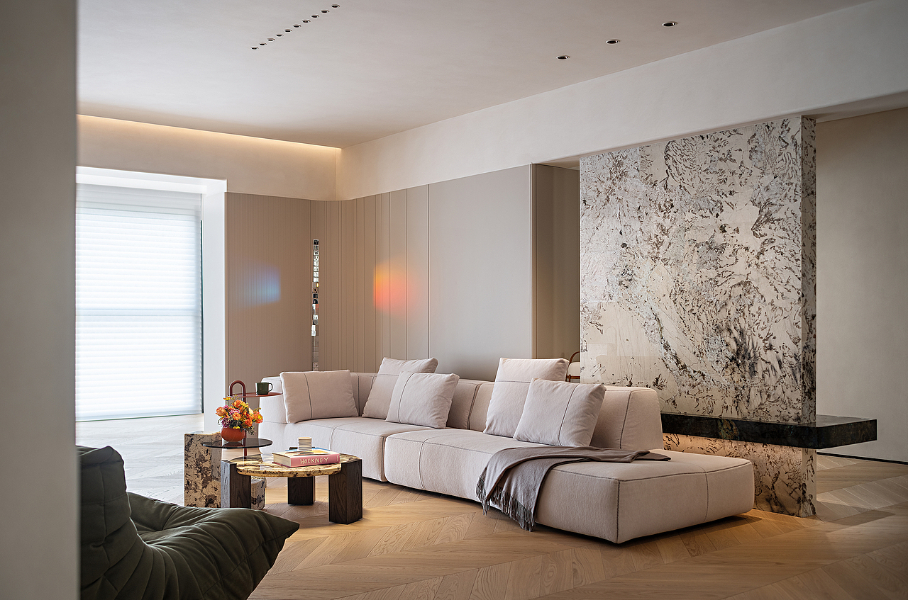 鸿艺源:深圳湾210m²多巴胺时尚个性家,艺术又自由!