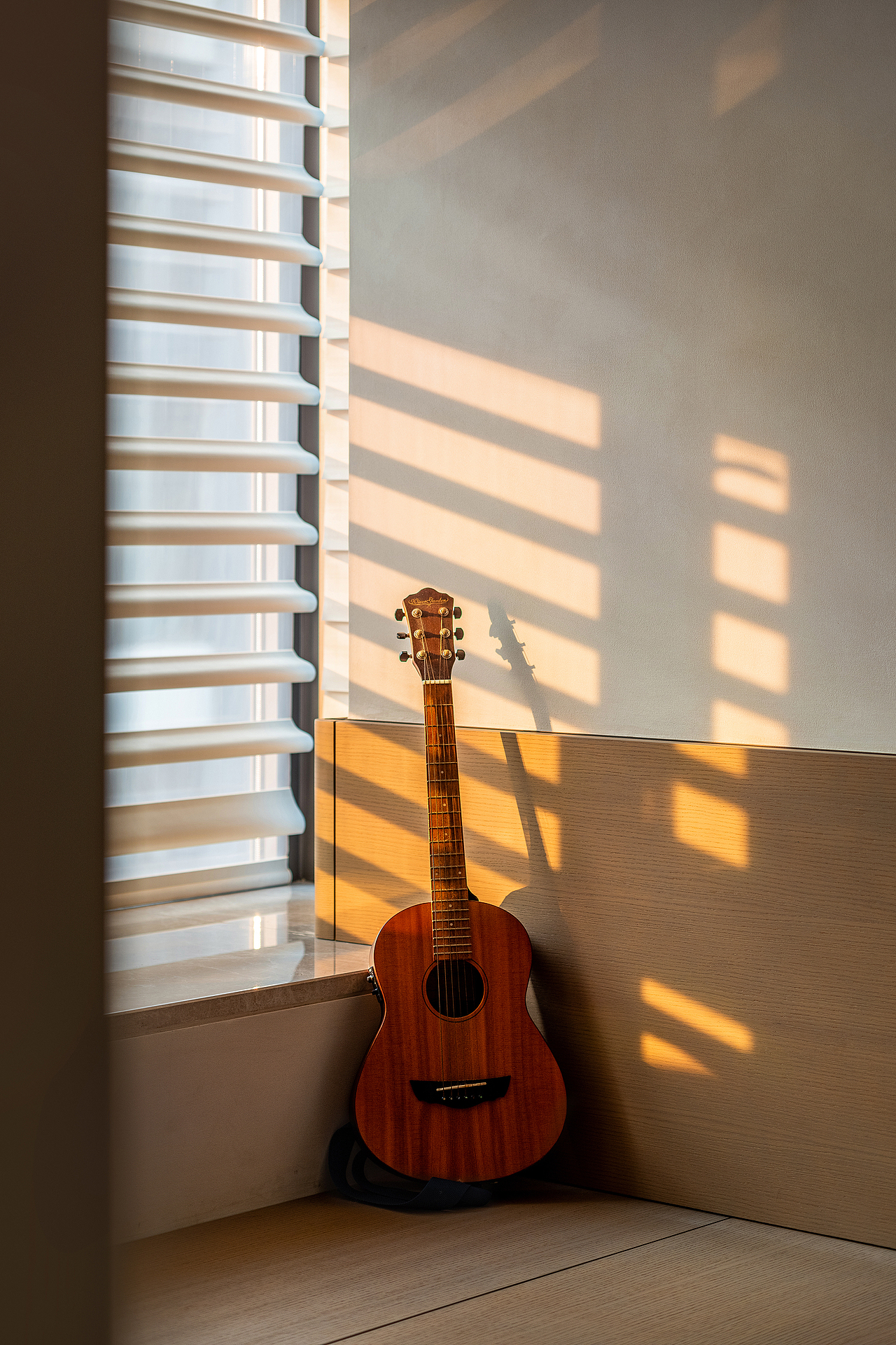 鸿艺源:深圳湾210m²多巴胺时尚个性家,艺术又自由!