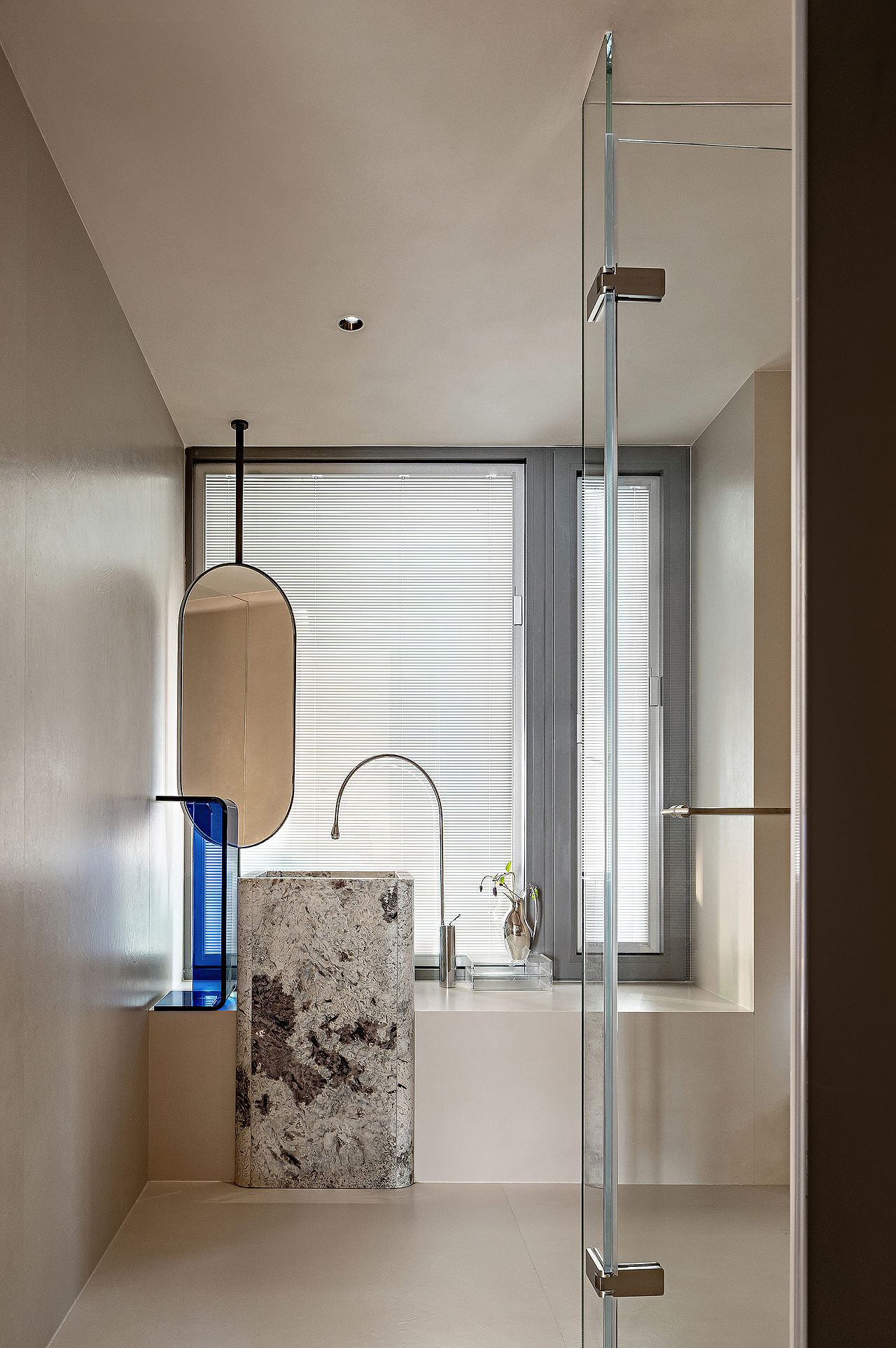 鸿艺源:深圳湾210m²多巴胺时尚个性家,艺术又自由!