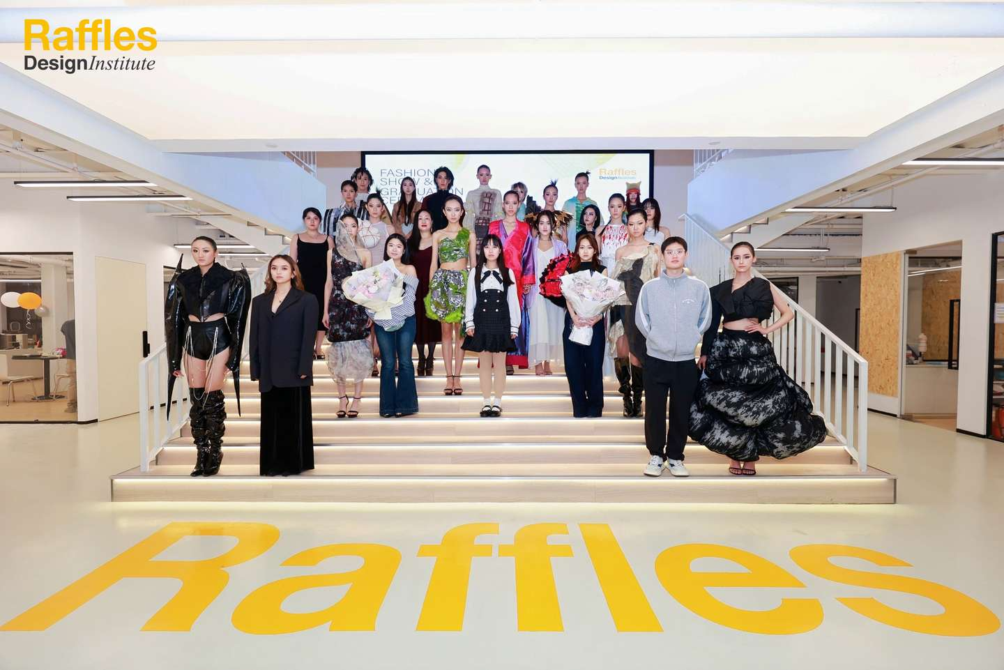 2024莱佛士时装秀暨毕业典礼精彩回顾！（图ZMTQ5NjIwMTI=） - 资讯 - 站酷设计师莱佛士设计学院原创素材 - 站酷ZCOOL