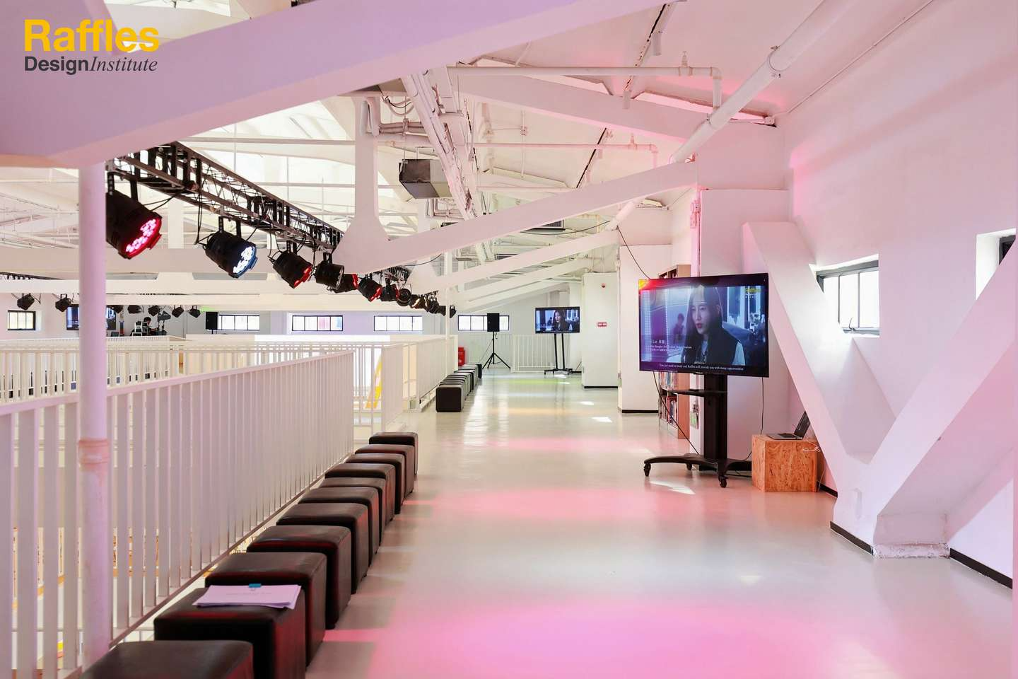 2024莱佛士时装秀暨毕业典礼精彩回顾！（图ZMTQ5NjE5NzI=） - 资讯 - 站酷设计师莱佛士设计学院原创素材 - 站酷ZCOOL