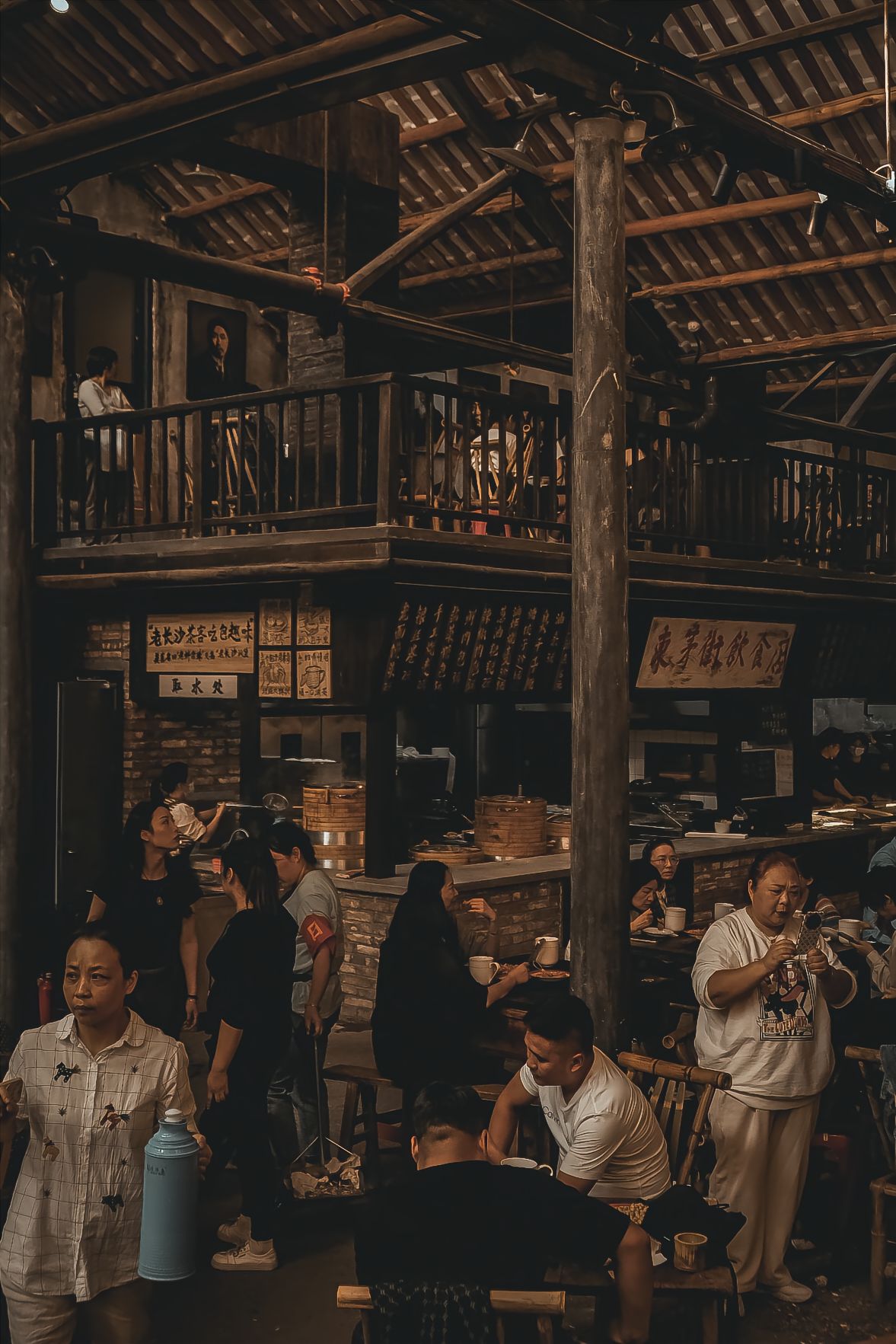 情怀与生意会冲突吗?#东茅街茶馆 #人间烟火 #市井文化 #雨田侃设计 #餐饮品牌设计