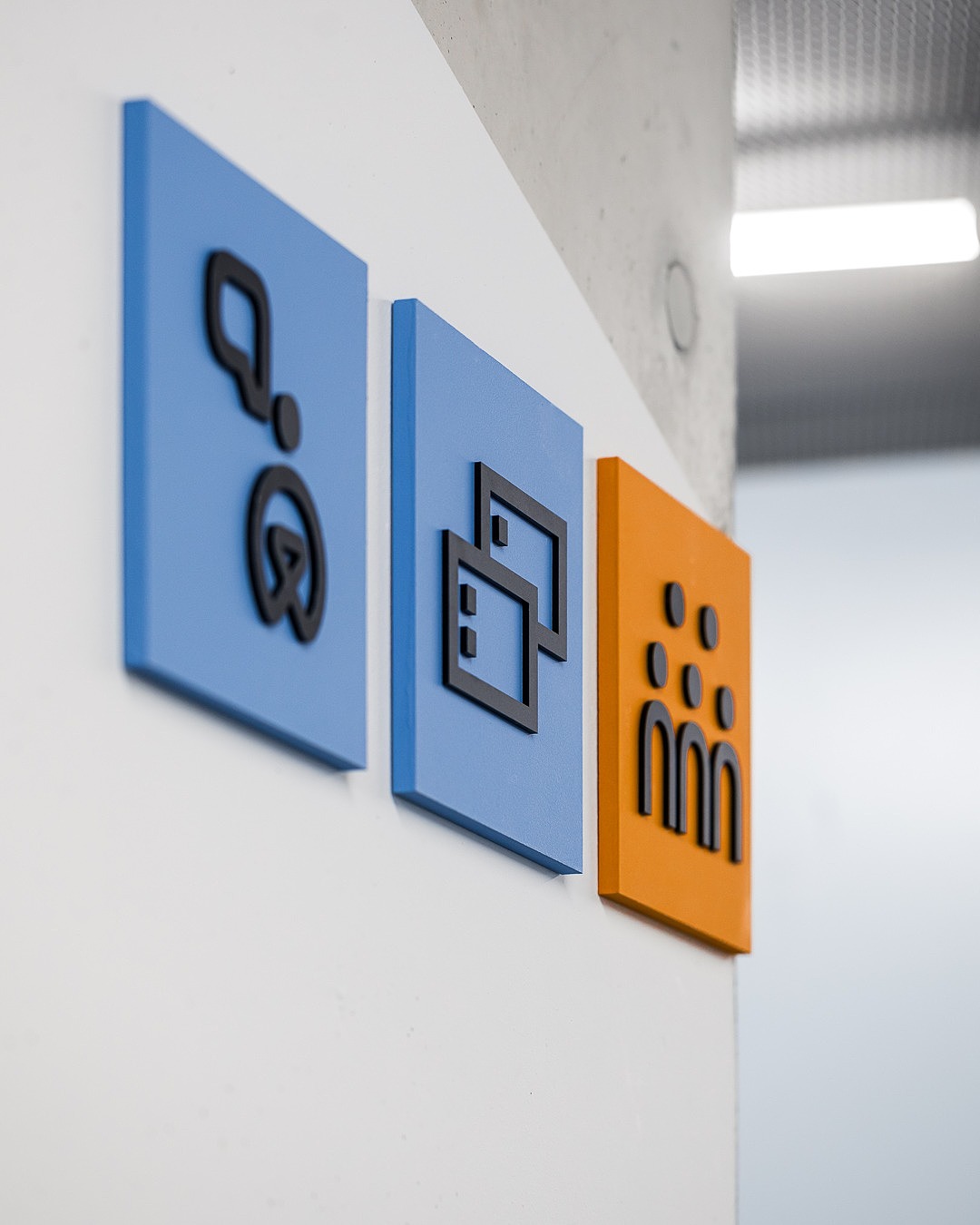 工业风办公空间导视设计|标识设计灵感