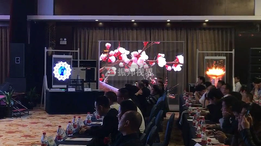 透明LED屏制作方案通过创新设计，极大地优化了用户体验。