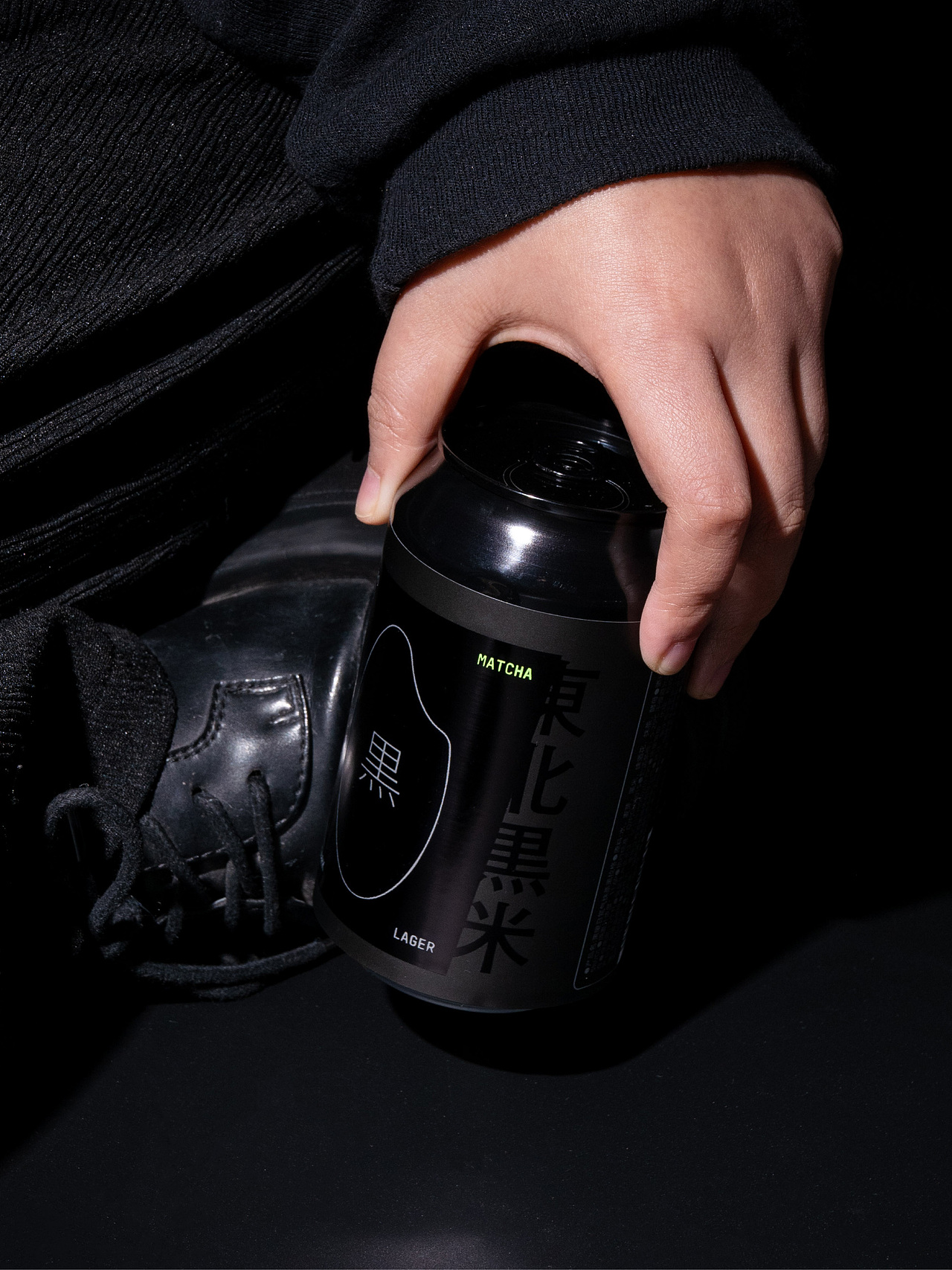 立吞酿造 黑曜日 氮气抹茶黑拉格 啤酒包装设计