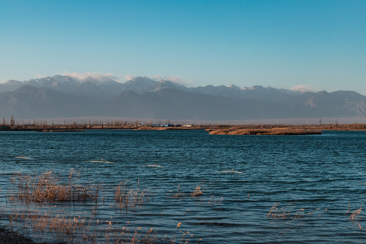 賀蘭山下犀牛湖（圖ZMzgyMDM2OTM2） - 風(fēng)光攝影 - 站酷設(shè)計(jì)師蕭關(guān)麥客原創(chuàng)素材 - 站酷ZCOOL