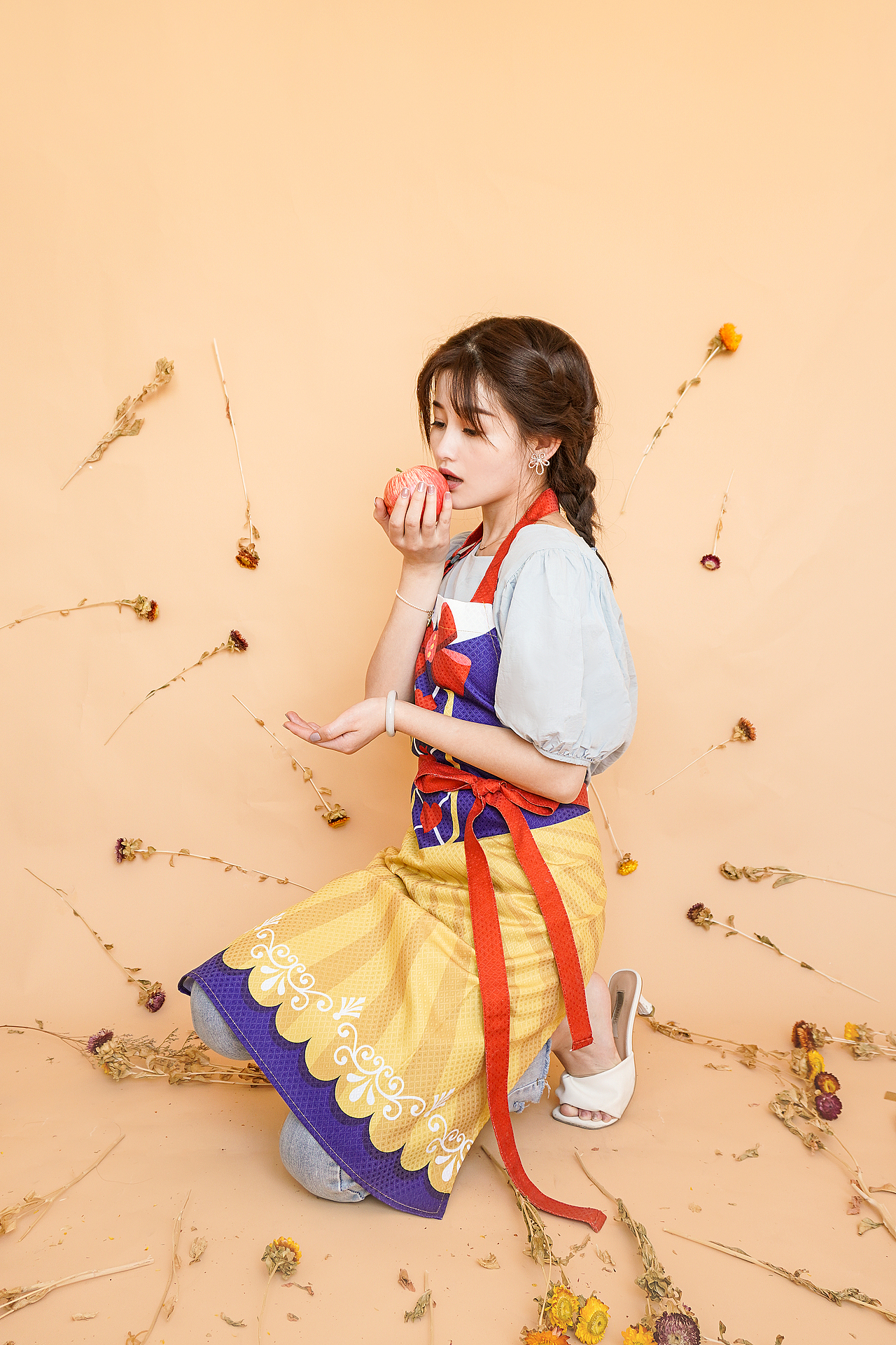 电商摄影 I 彩色围裙产品拍摄（图ZMzgyMDc1NzQ4） - 产品摄影 - 站酷设计师梦见兔子原创素材 - 站酷ZCOOL