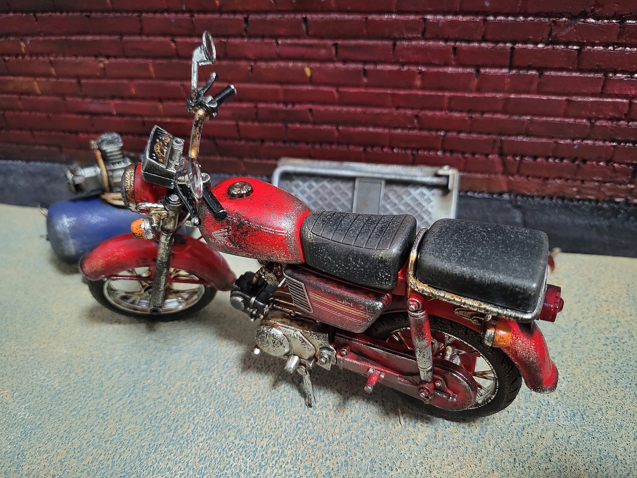 摩托模型做旧涂装上色