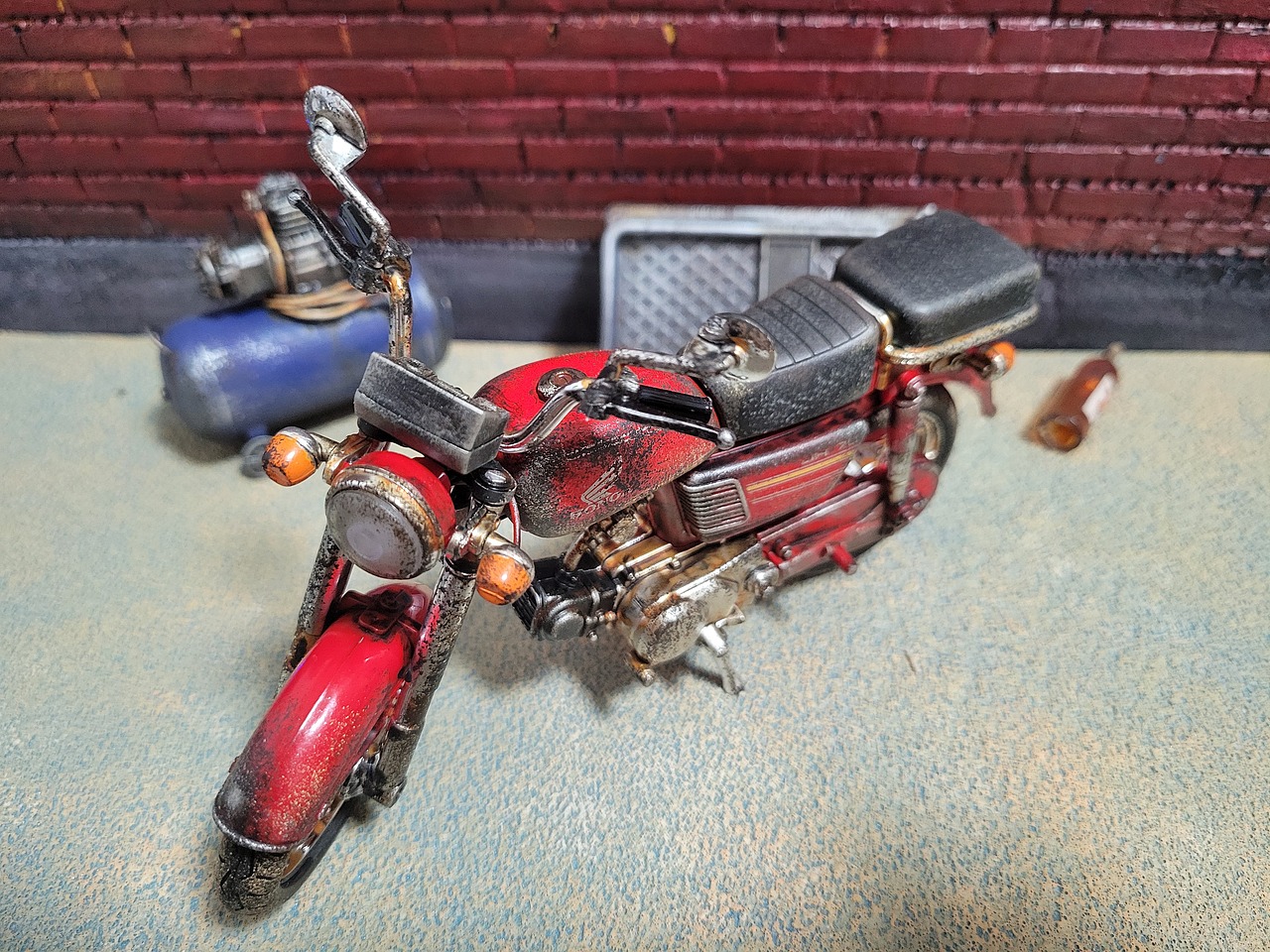 摩托模型做旧涂装上色