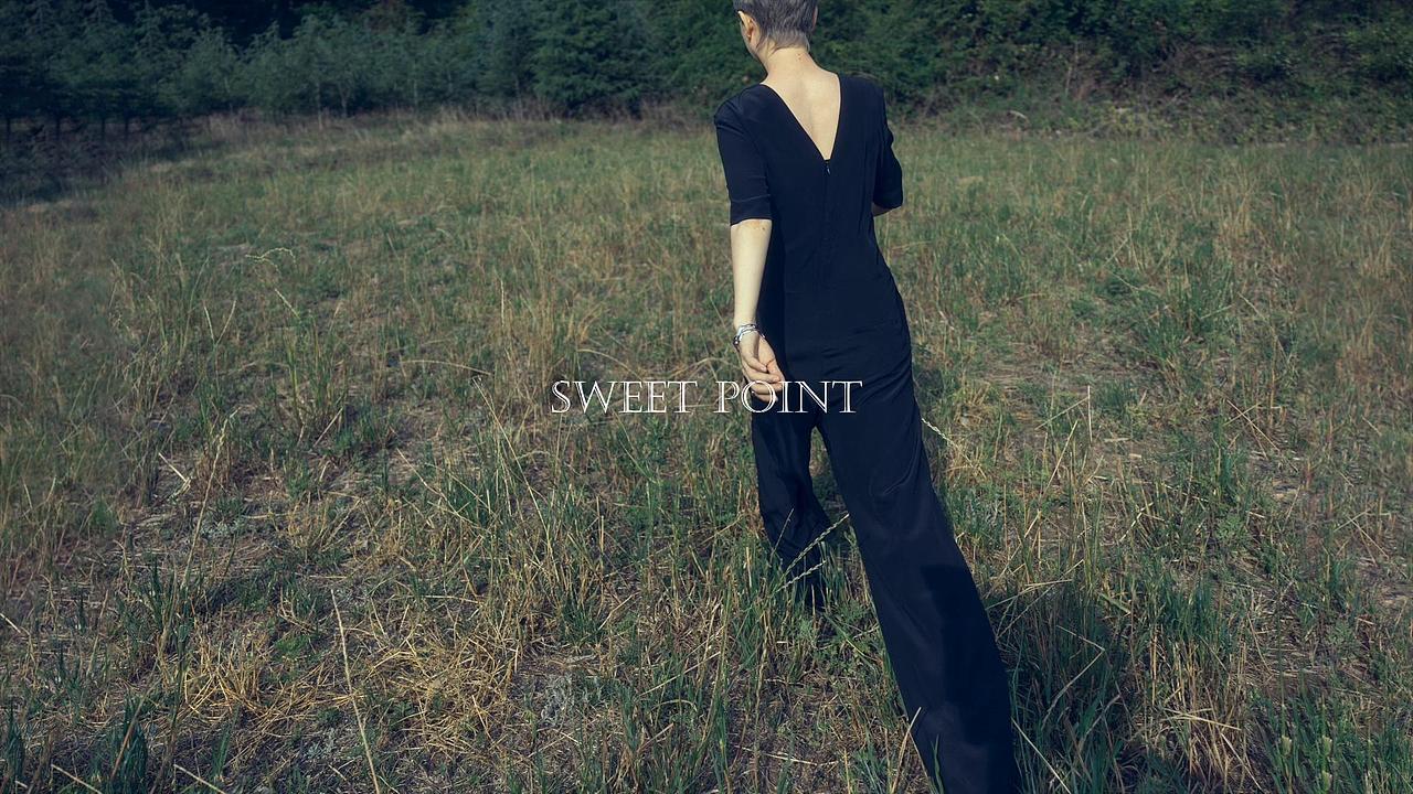 《荒》Sweet Point品牌概念片｜拍出电影感（图ZMzgyMjA4OTU2） - 时尚/艺术摄影 - 站酷设计师即见山创意视觉原创素材 - 站酷ZCOOL