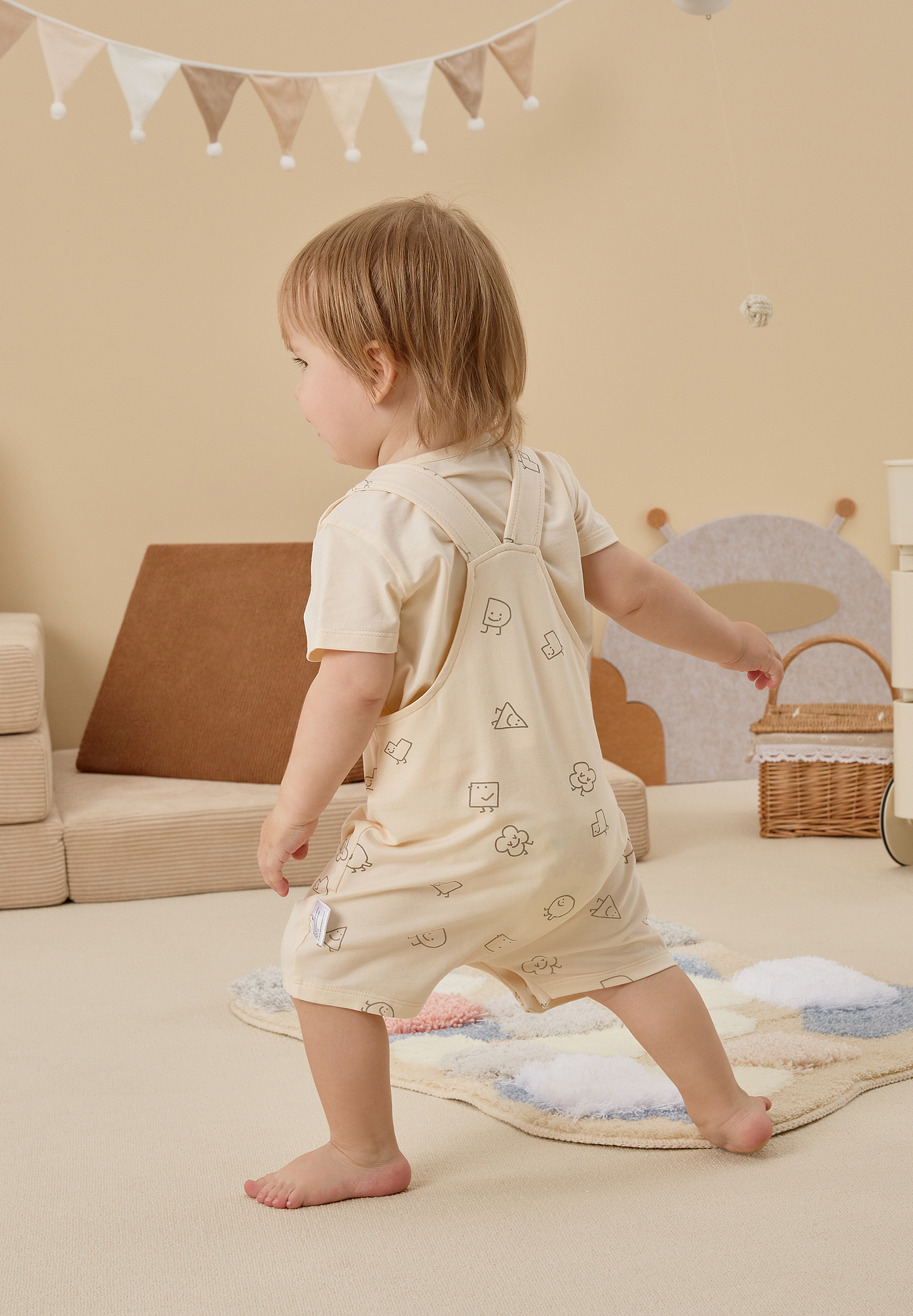 婴幼儿爬服 | 字节跳动OC商城 | 儿童服装人像摄影