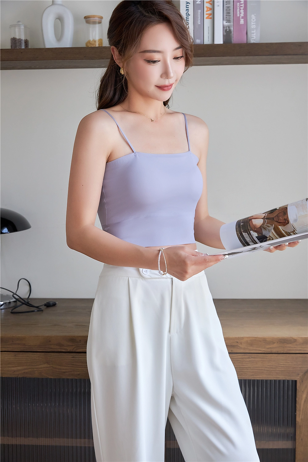 东阳吊带拍照,2025春款吊带室内模特实景拍摄