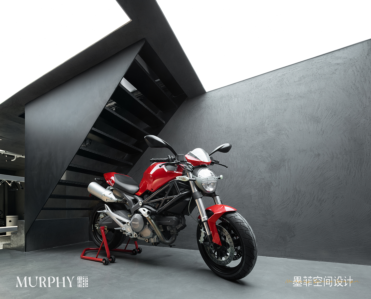 △负二层机车改造区