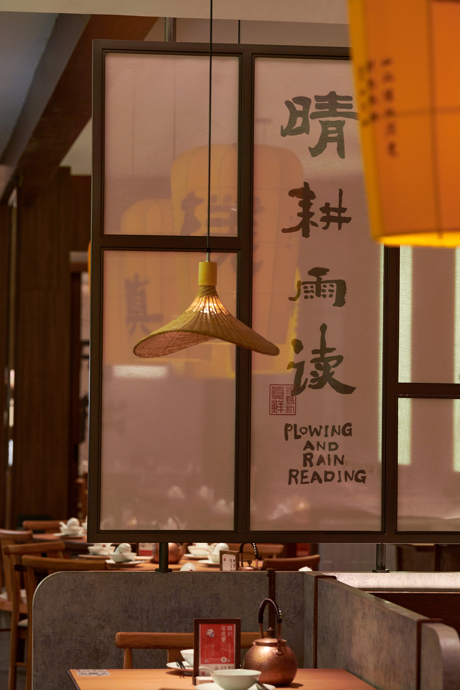 四方桌 | 价格内卷、消费降级，品牌还能向上突围吗？（图ZMTQ5Nzc5NDQ=） - 教程 - 站酷设计师容品牌原创素材 - 站酷ZCOOL