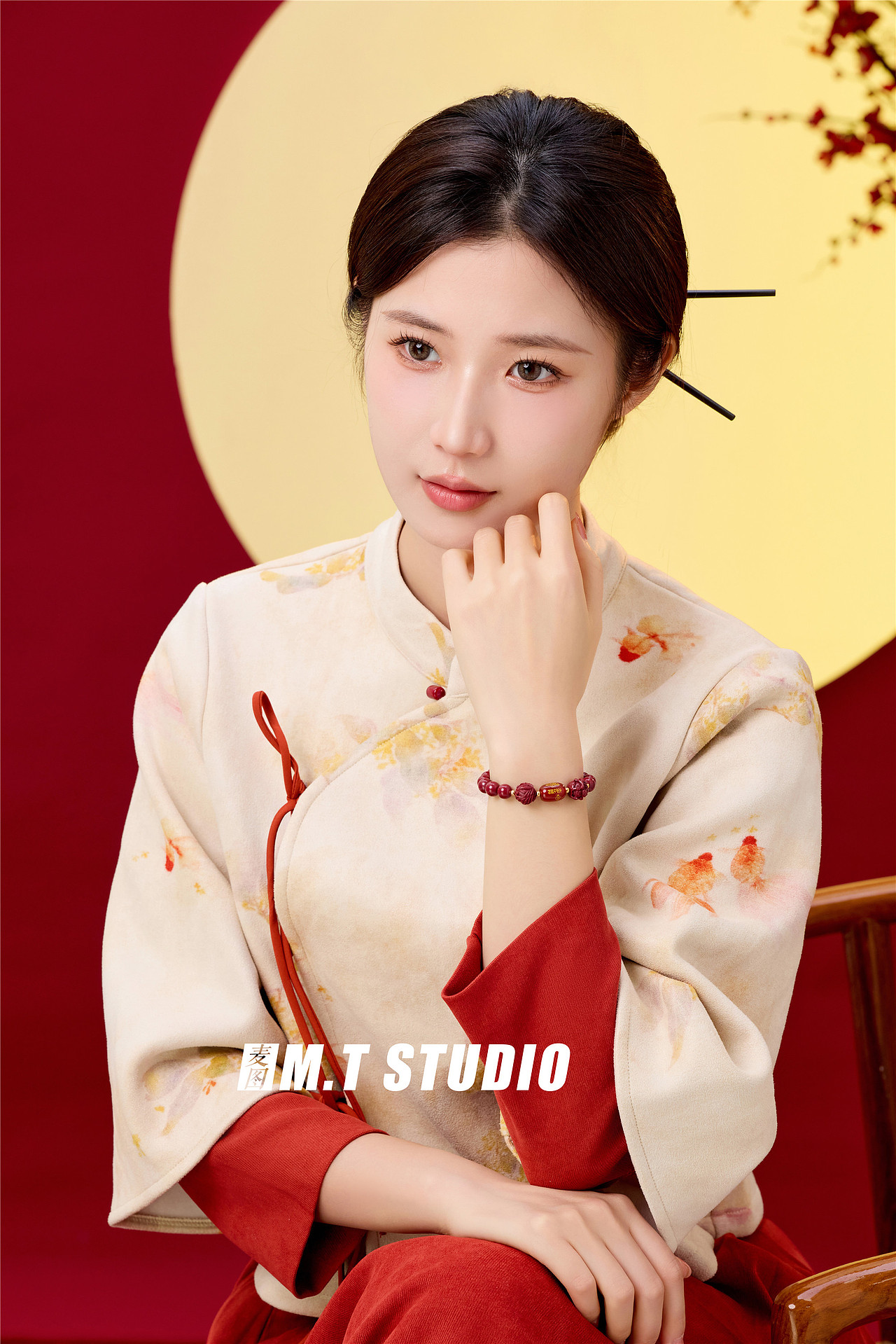 朱砂饰品 朱砂手链模特拍摄 喜庆朱砂首饰饰品模特拍照