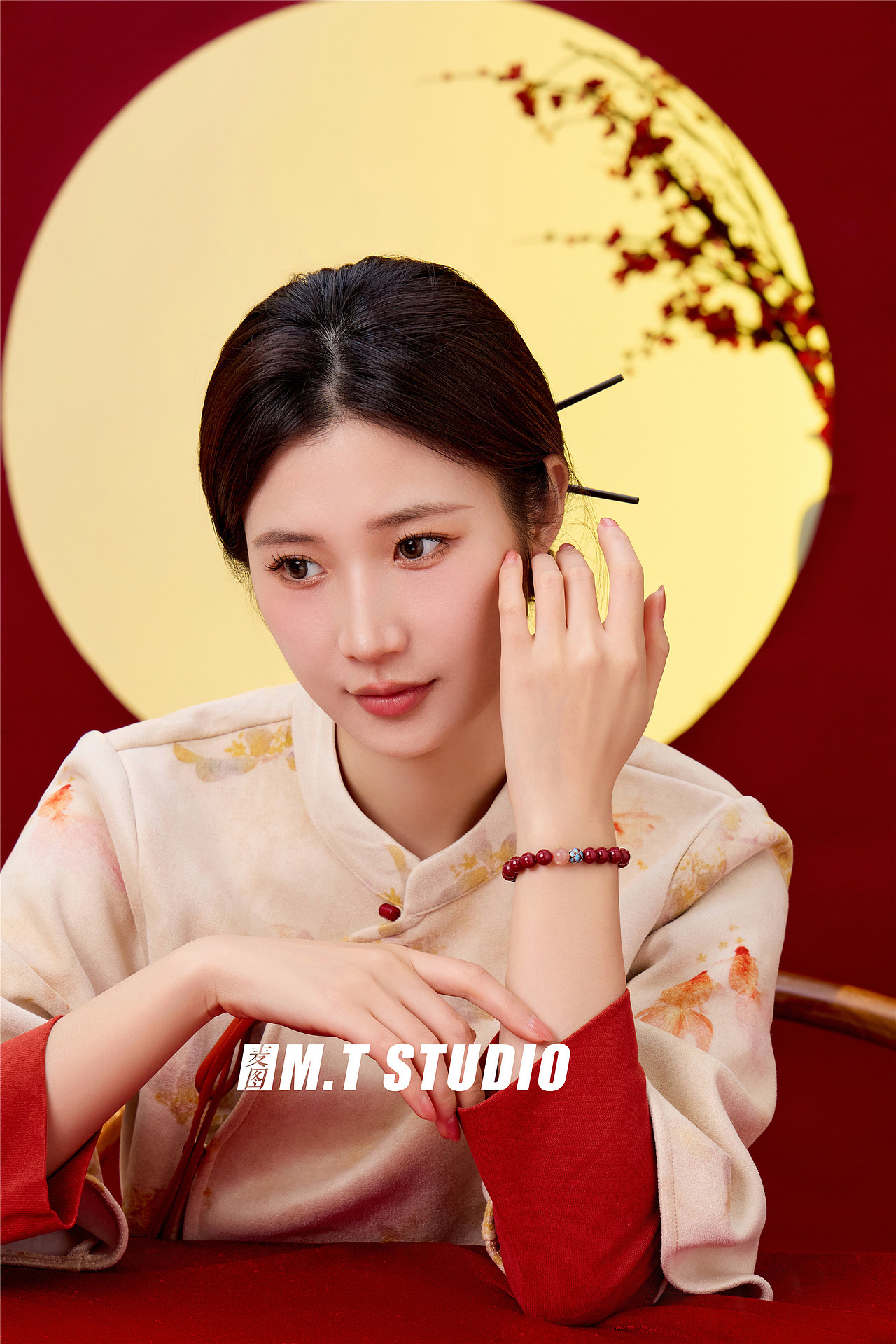 朱砂饰品 朱砂手链模特拍摄 喜庆朱砂首饰饰品模特拍照