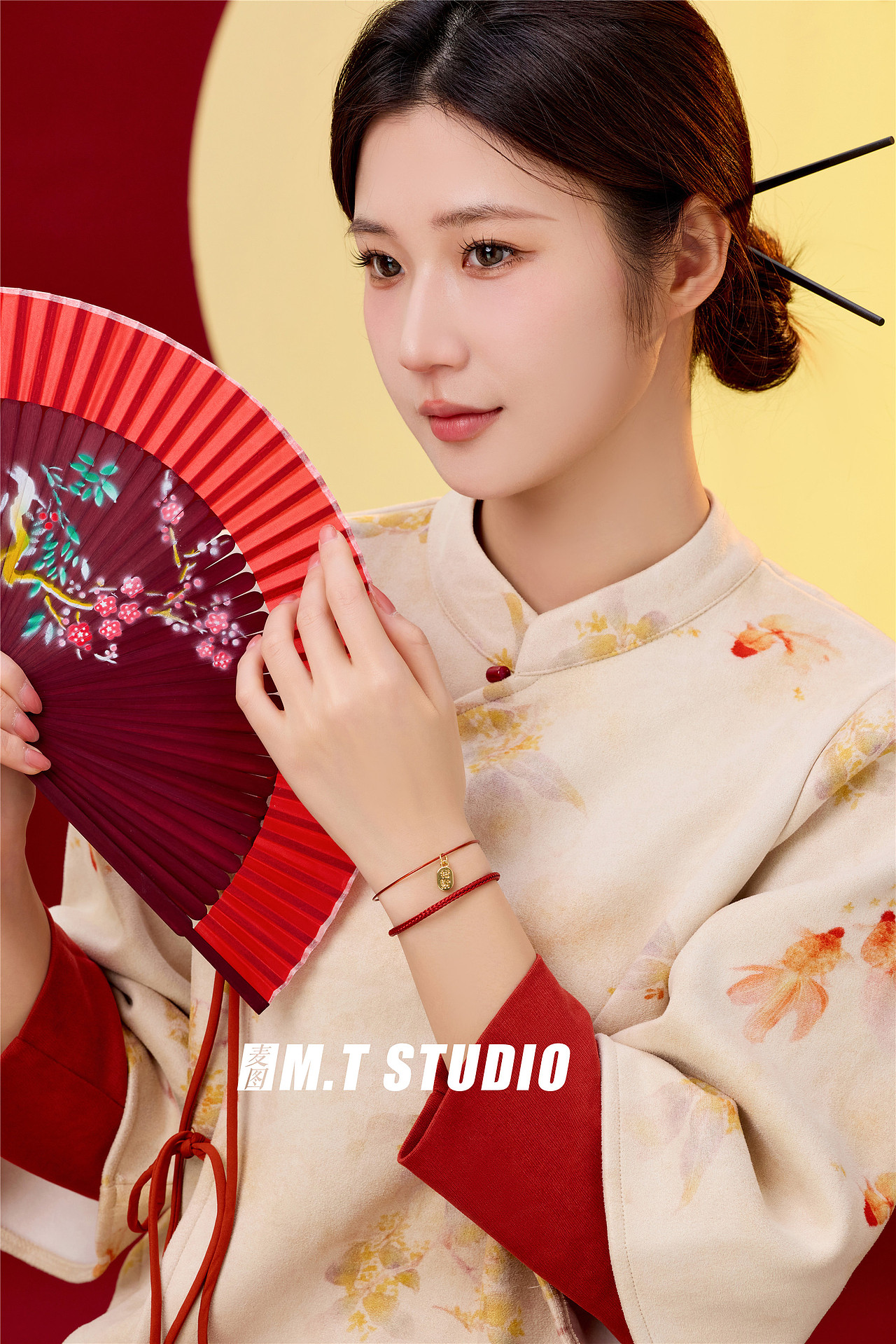 朱砂饰品 朱砂手链模特拍摄 喜庆朱砂首饰饰品模特拍照