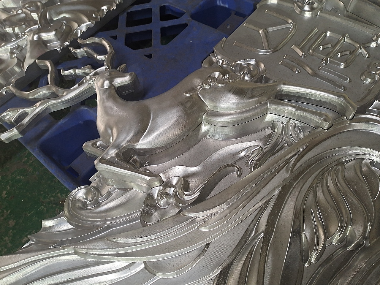 挂在墙上的艺术装饰品超厚铝板雕刻立体背景墙