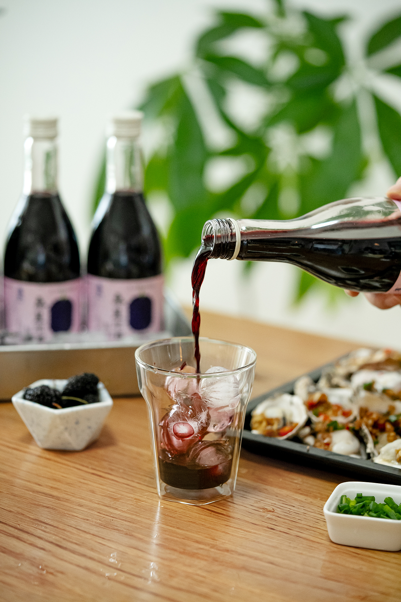 聚餐快乐水---桑葚米酒