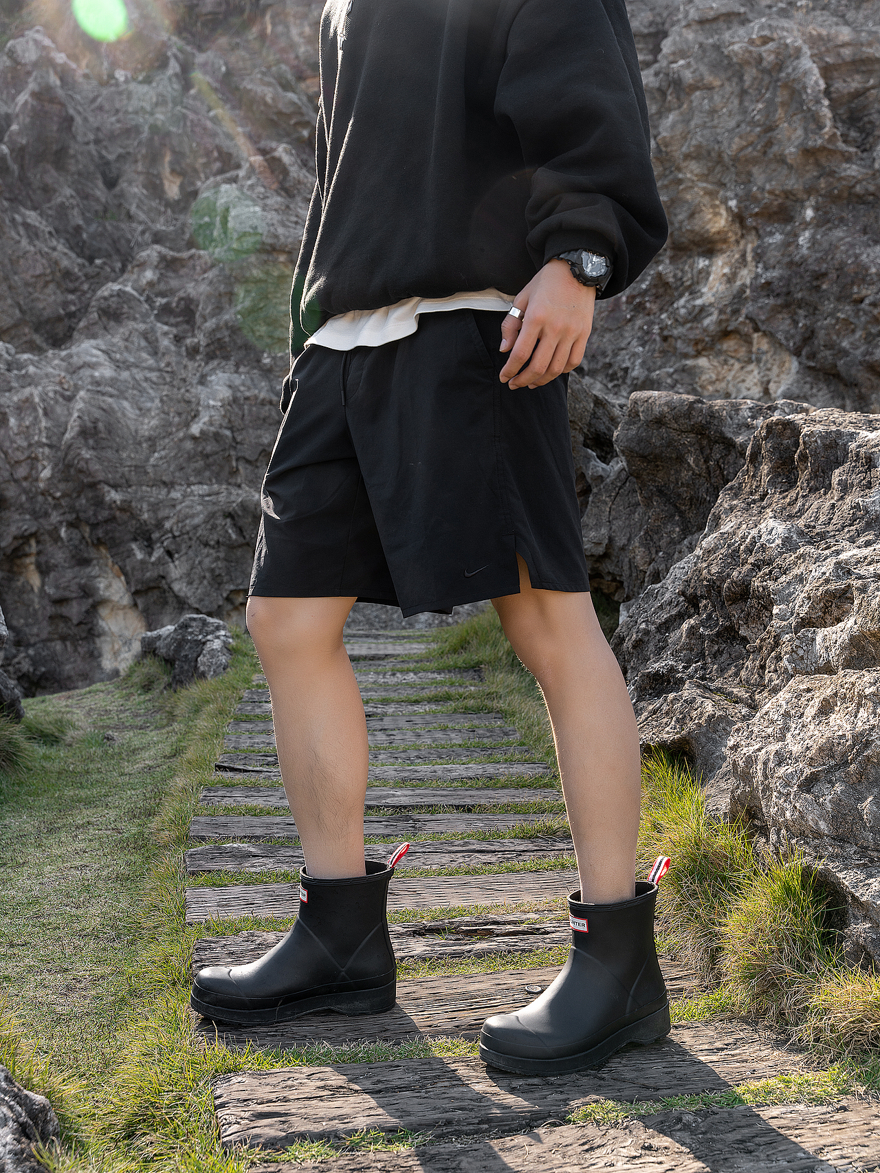 雨鞋靴户外露营背景模特展示拍摄拍照摄影