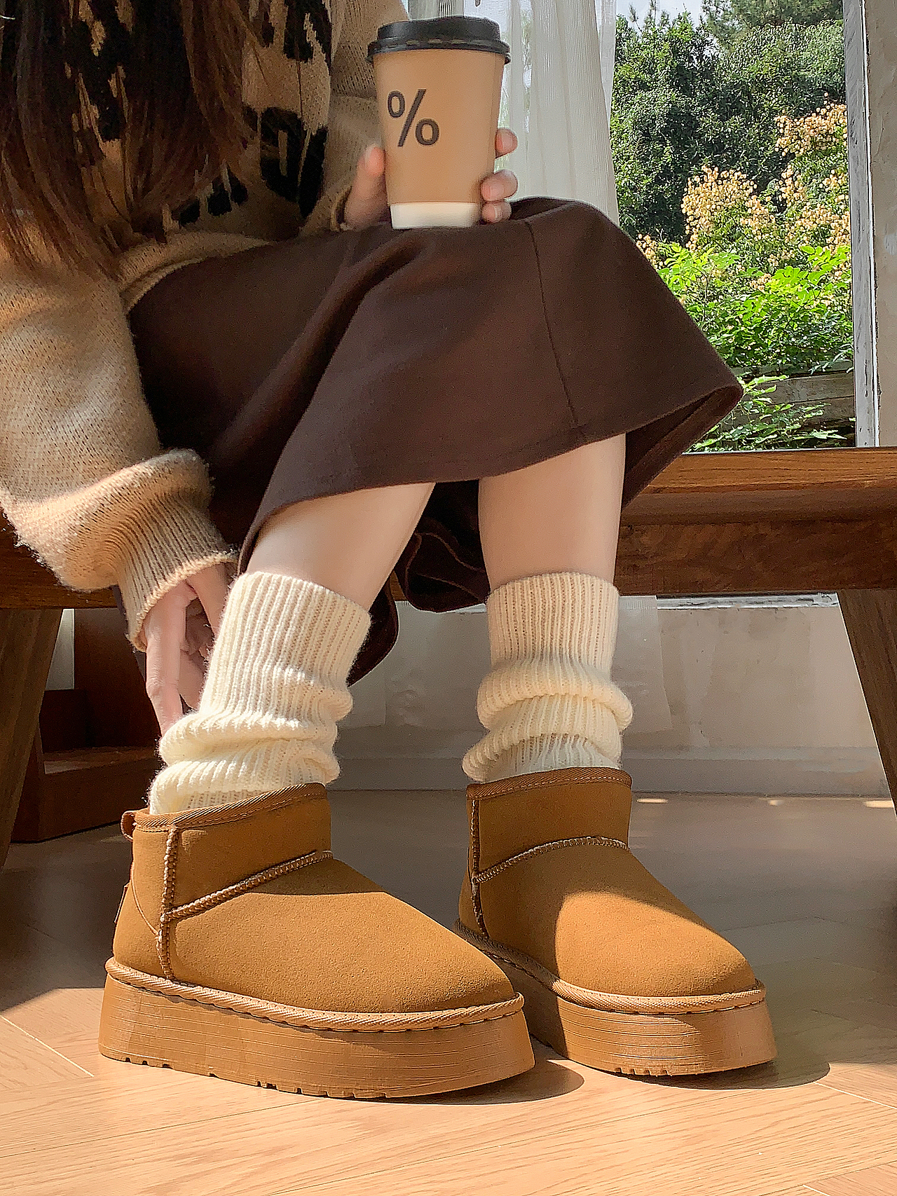 雪地靴棉拖鞋拍摄拍照摄影