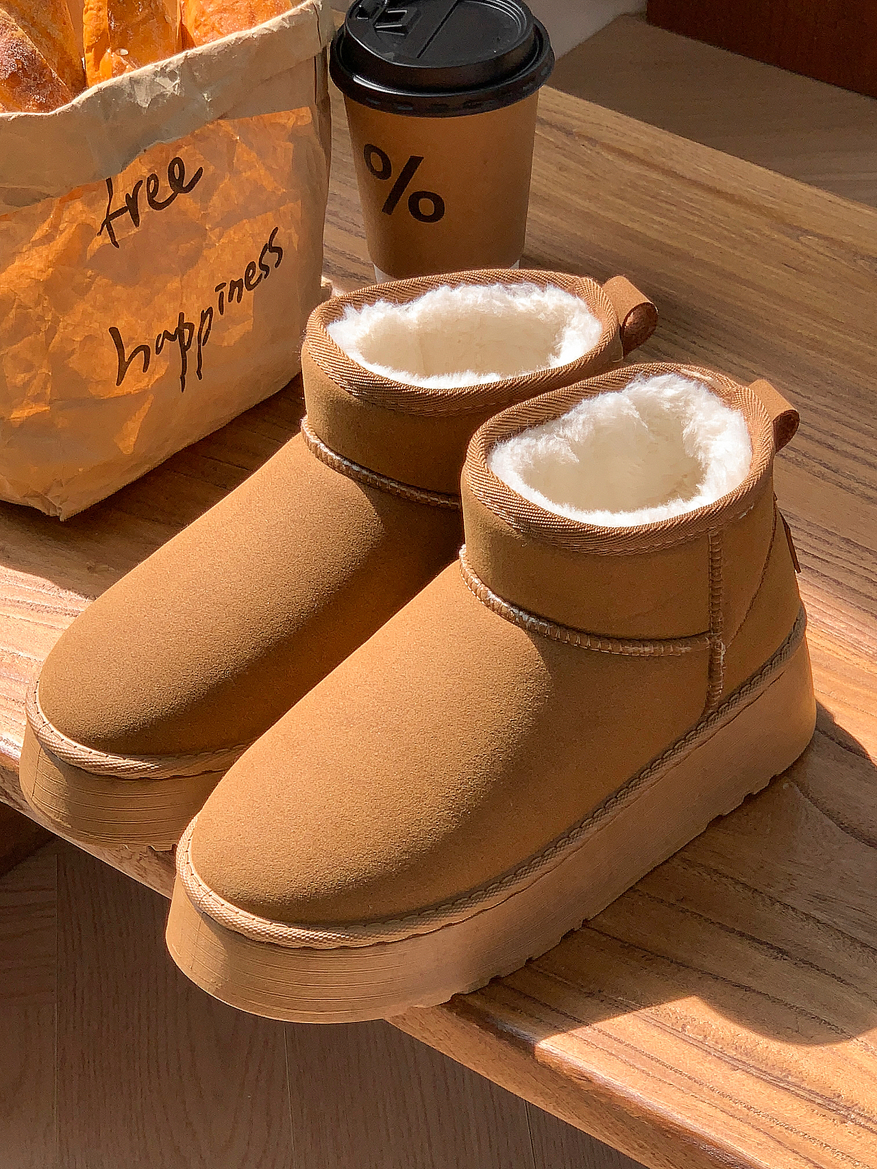 雪地靴棉拖鞋拍摄拍照摄影