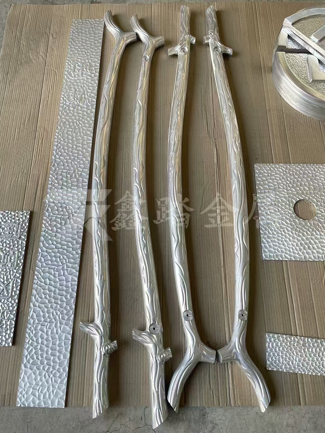 艺术不锈钢防树枝拉手 金属仿造树枝木门把手定做