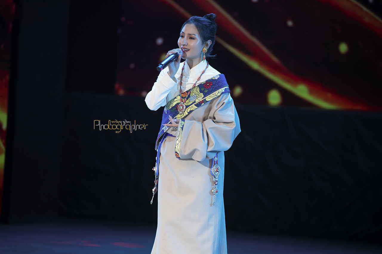 青年歌手诺增拉毛（图ZMzgyNTk5MTU2） - 人像摄影 - 站酷设计师黎明摄影师原创素材 - 站酷ZCOOL