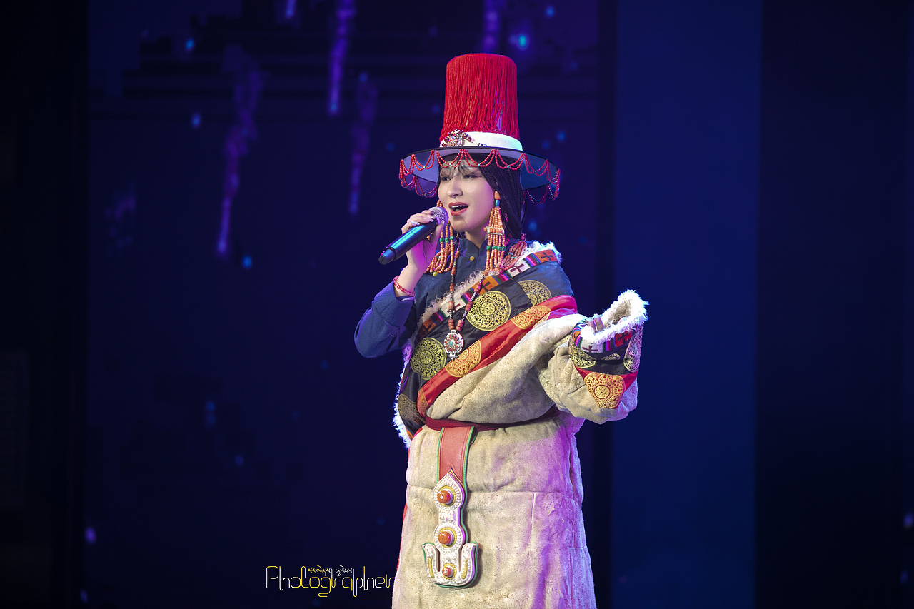 青年歌手诺增拉毛（图ZMzgyNTk5MTY4） - 人像摄影 - 站酷设计师黎明摄影师原创素材 - 站酷ZCOOL