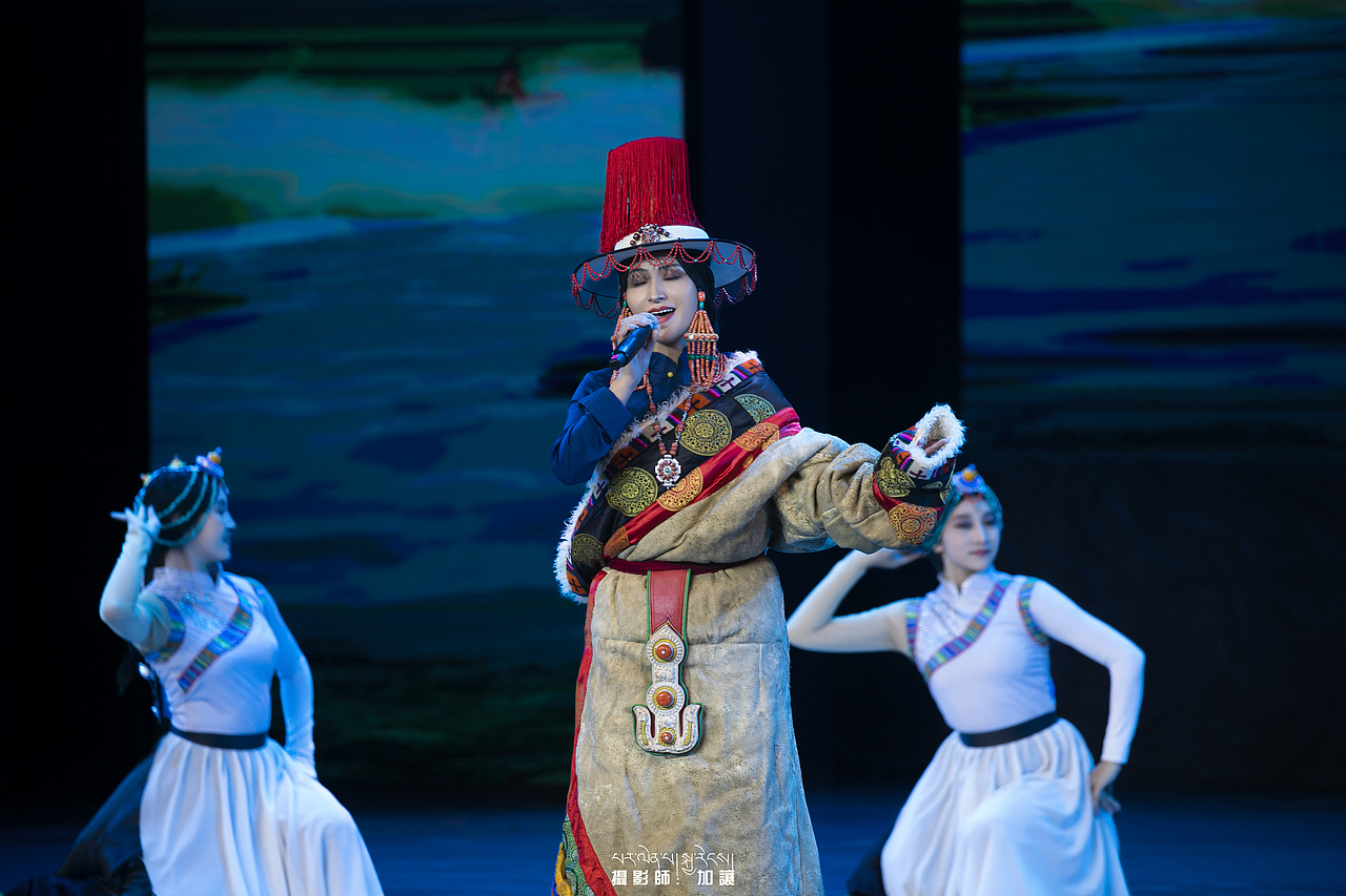 青年歌手诺增拉毛（图ZMzgyNTk5MTYw） - 人像摄影 - 站酷设计师黎明摄影师原创素材 - 站酷ZCOOL