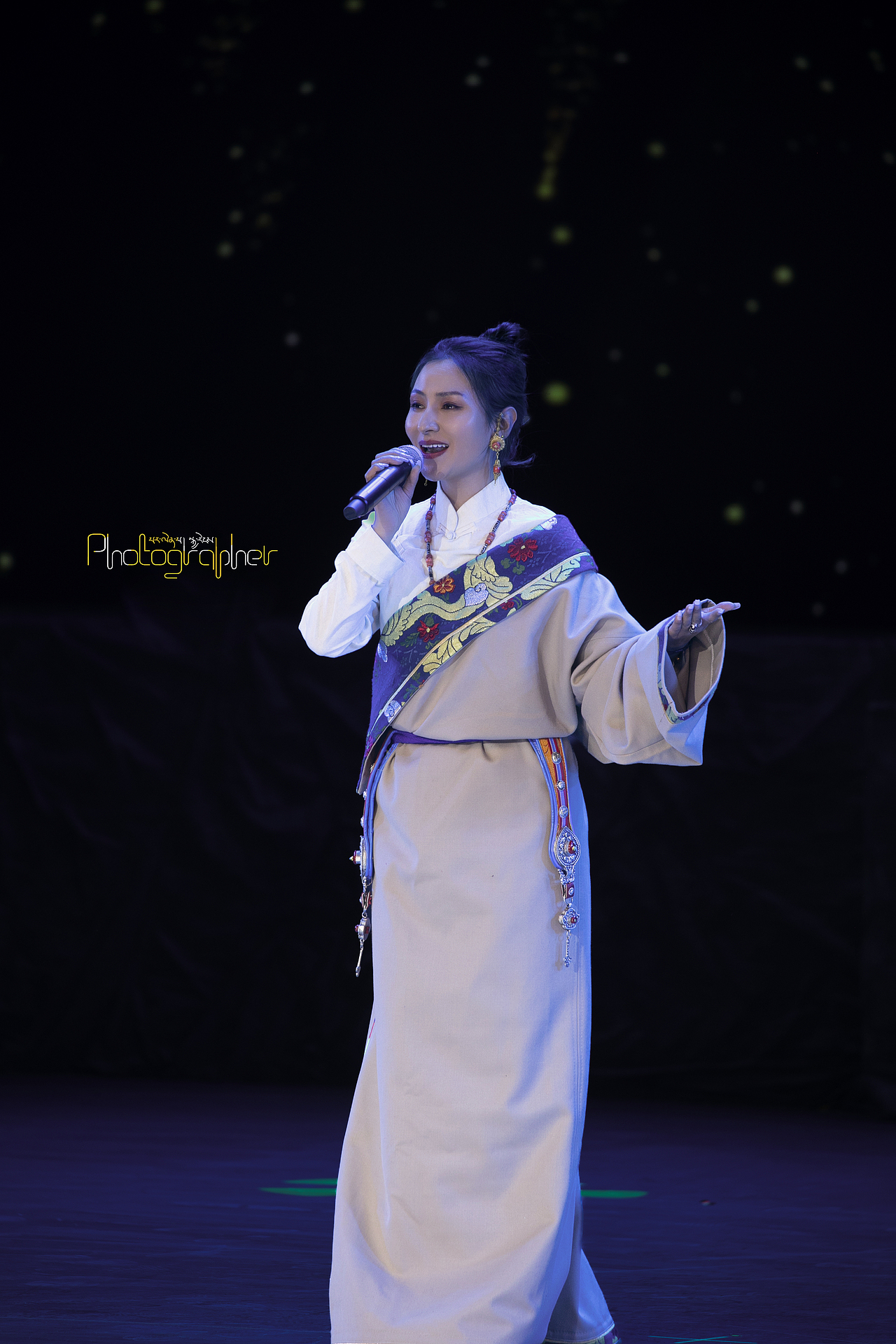 青年歌手诺增拉毛（图ZMzgyNTk5MTY0） - 人像摄影 - 站酷设计师黎明摄影师原创素材 - 站酷ZCOOL