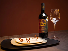 【平面设计】蛇年生肖红酒标签及包装