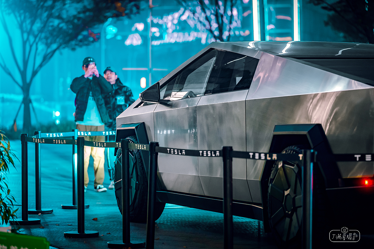 特斯拉赛博皮卡-Cybertruck