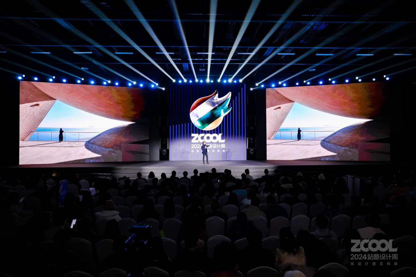 烟台时光塔和沙丘美术馆如何设计？先锋建筑师李虎揭秘设计灵感｜2024站酷设计周