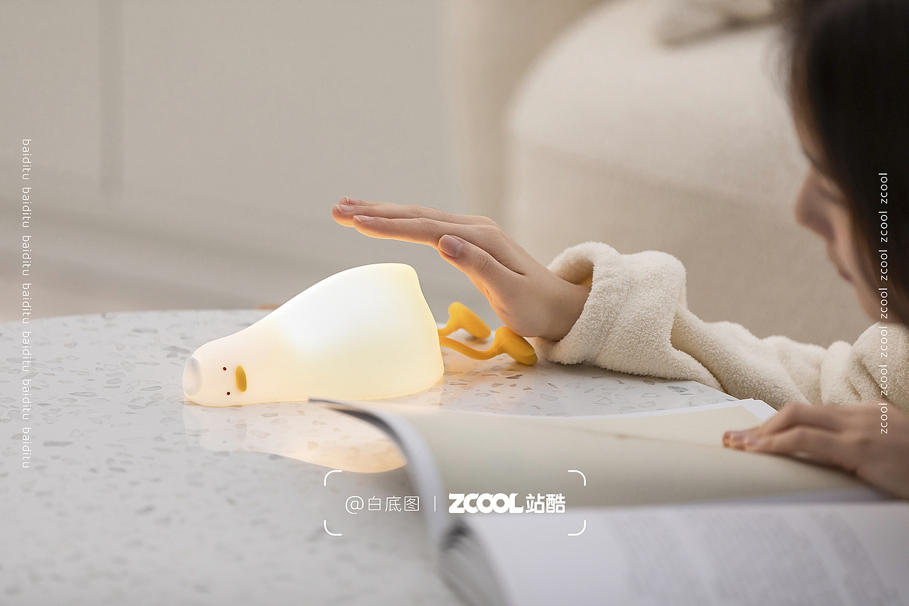 随手拍丨躺平鸭小夜灯