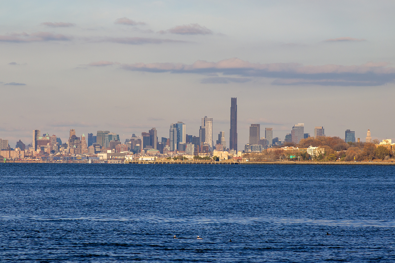 黄昏下的曼哈顿世贸中心天际线