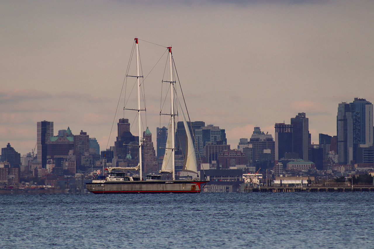 黄昏下的曼哈顿世贸中心天际线