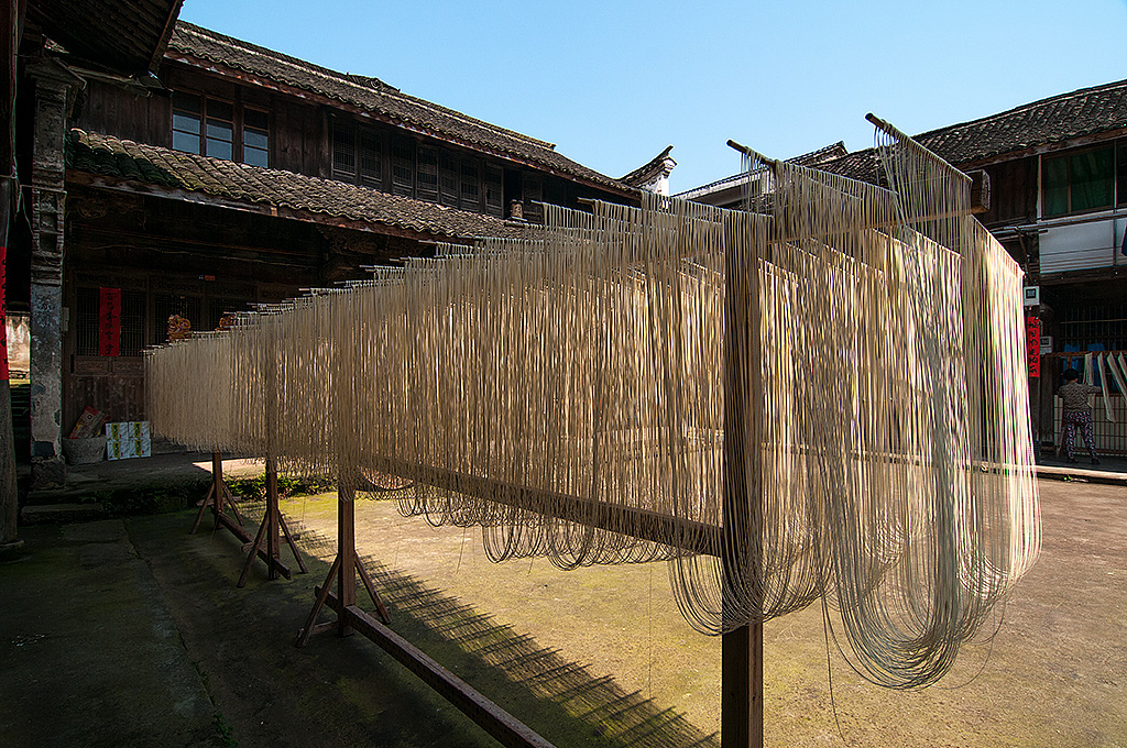 【晒 面】新合乡引坑村