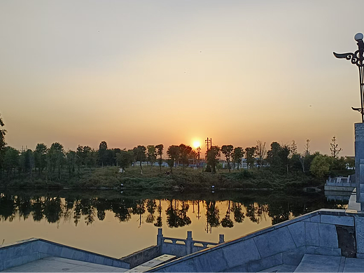 小河